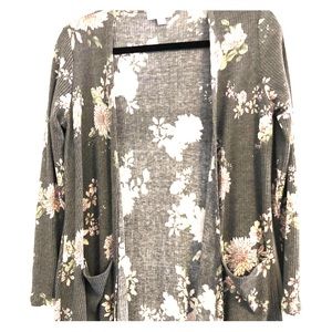 🌸🌺LuLaRoe floral long sleeve cardigan (Sarah)